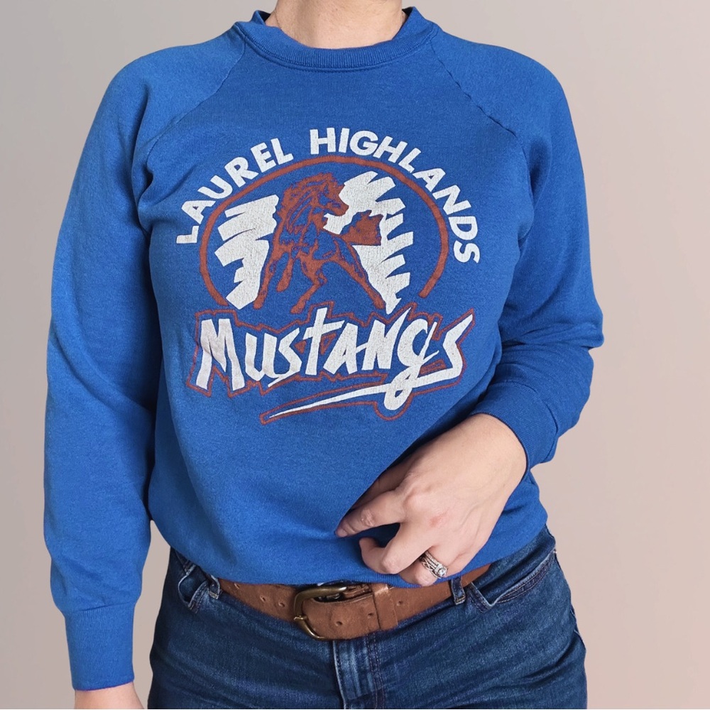 Vintage 80s Laurel Highland Mustangs Graphic Raglan Sweatshirt